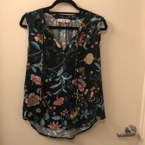 ✨HOST PICK✨ Loft green and floral v neck shell tank